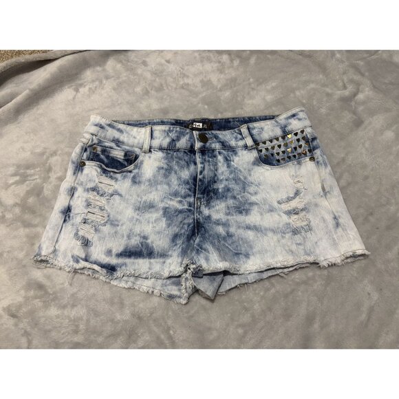 Forever 21 Premium Denim Light Wash Distressed High-Rise Shorts W/ Silver Heart - Picture 1 of 7